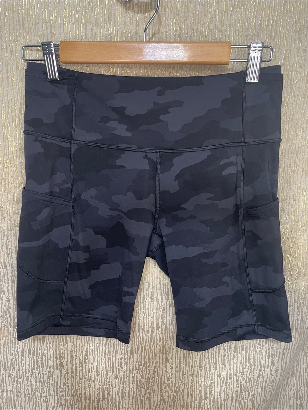 Lululemon Camo Short Sz 8